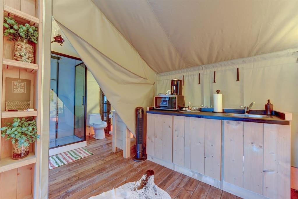 12 Fires Luxury Glamping With Heating #5 Hotel Johnson City Eksteriør billede